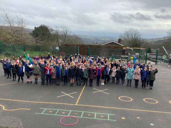 School receives top award for supporting pupils' development