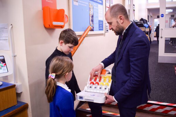 Emergency allergy protection kit installed at school