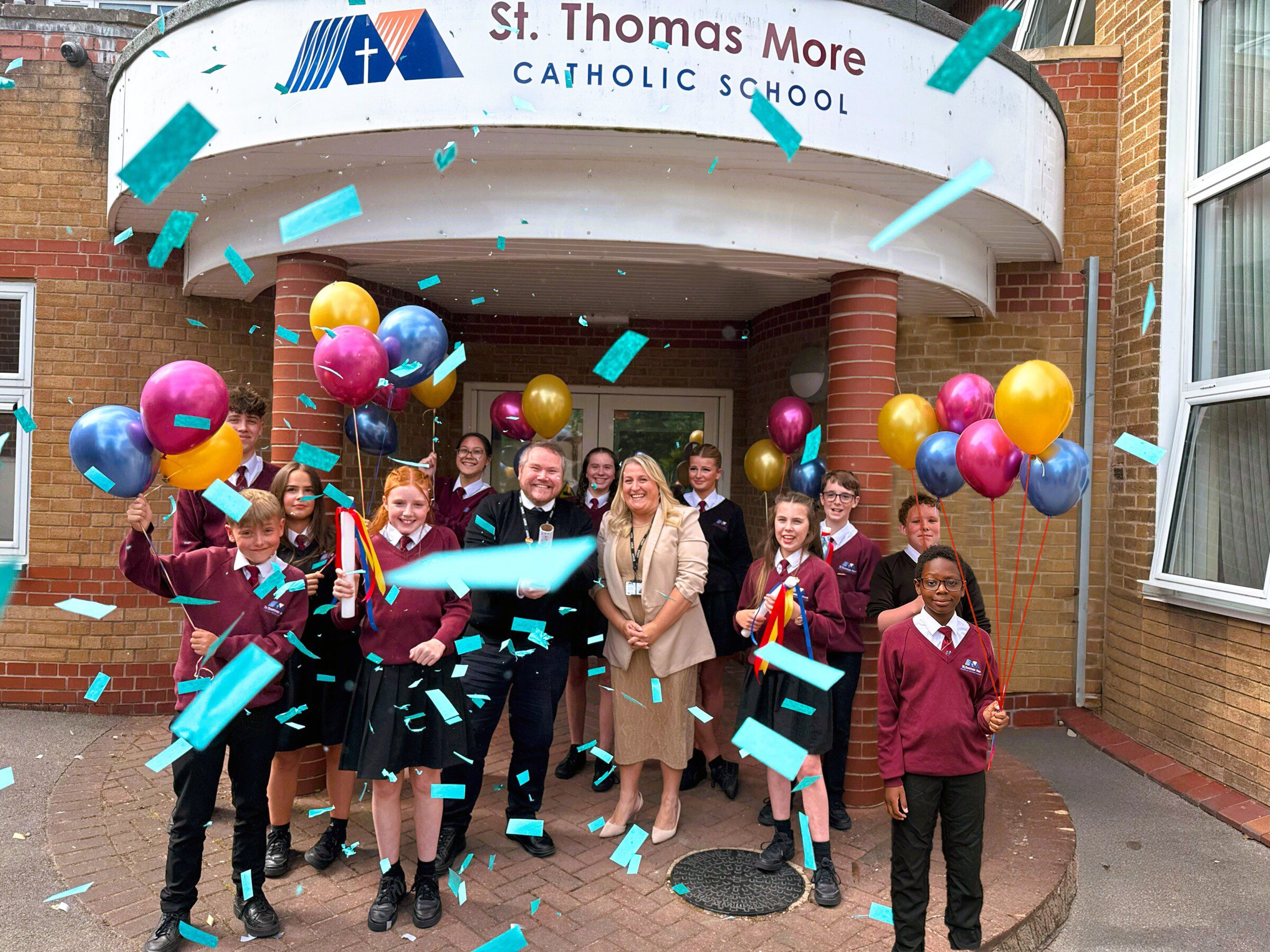 St Thomas More Pupils And Staff (1)
